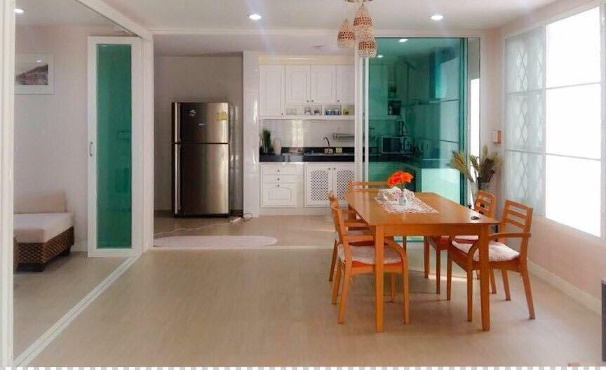 Downtown 3 Bedroom House With Pool